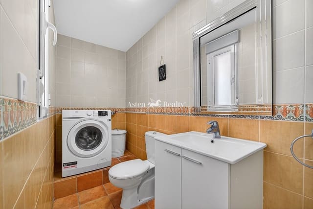 4 soverom Hus til salgs i Los Cristianos, Arona med svømmebasseng garasje - € 850 000 (Ref: 9730697)