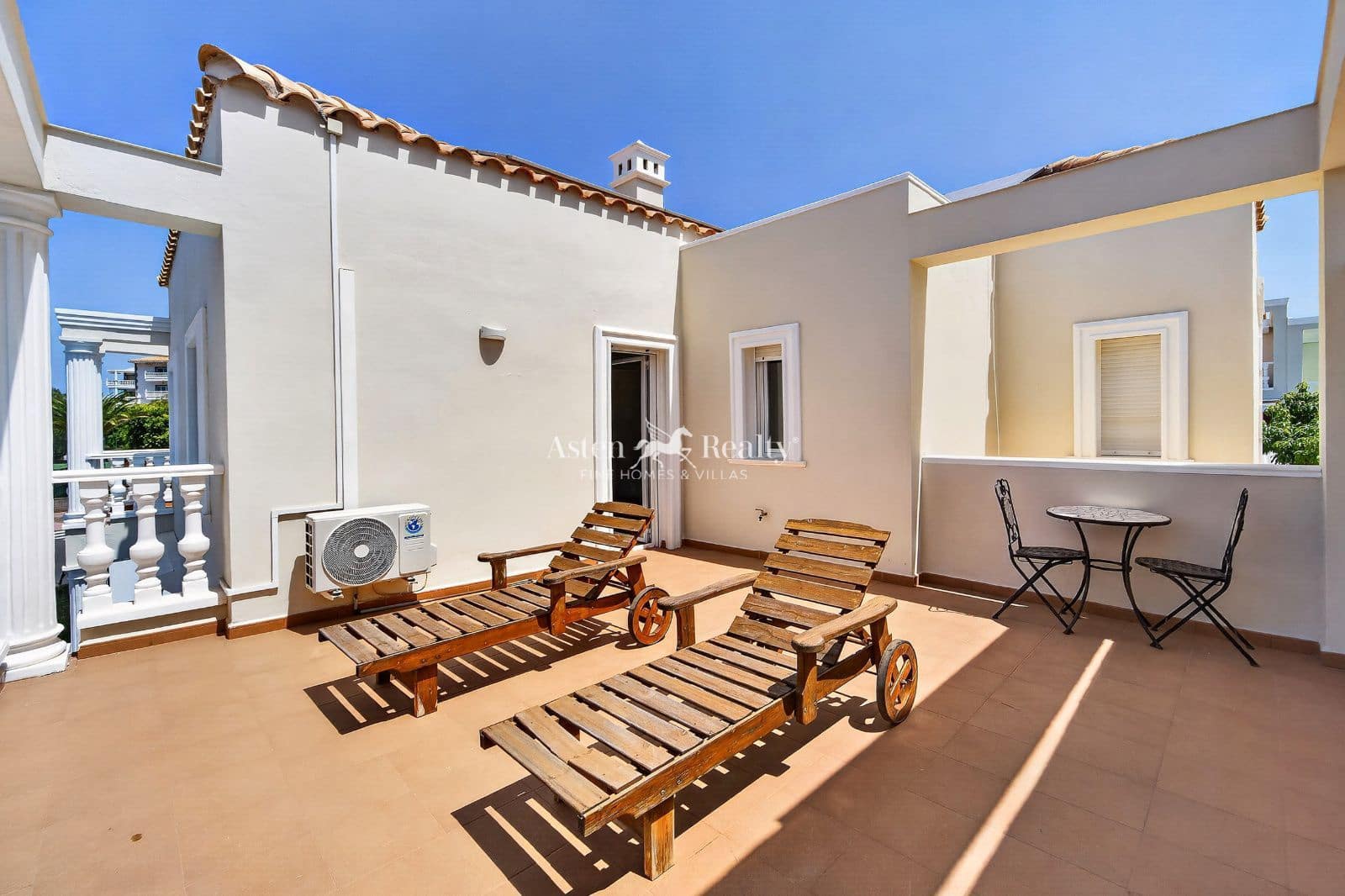 4 bedroom Townhouse for sale in Los Cristianos with pool garage - € 850,000 (Ref: 9730697)