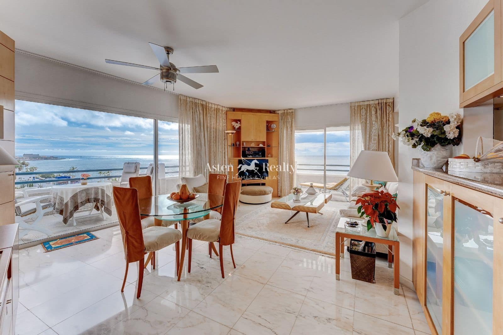 2 soverom Penthouse til salgs i Costa Adeje med svømmebasseng - € 950 000 (Ref: 9730699)