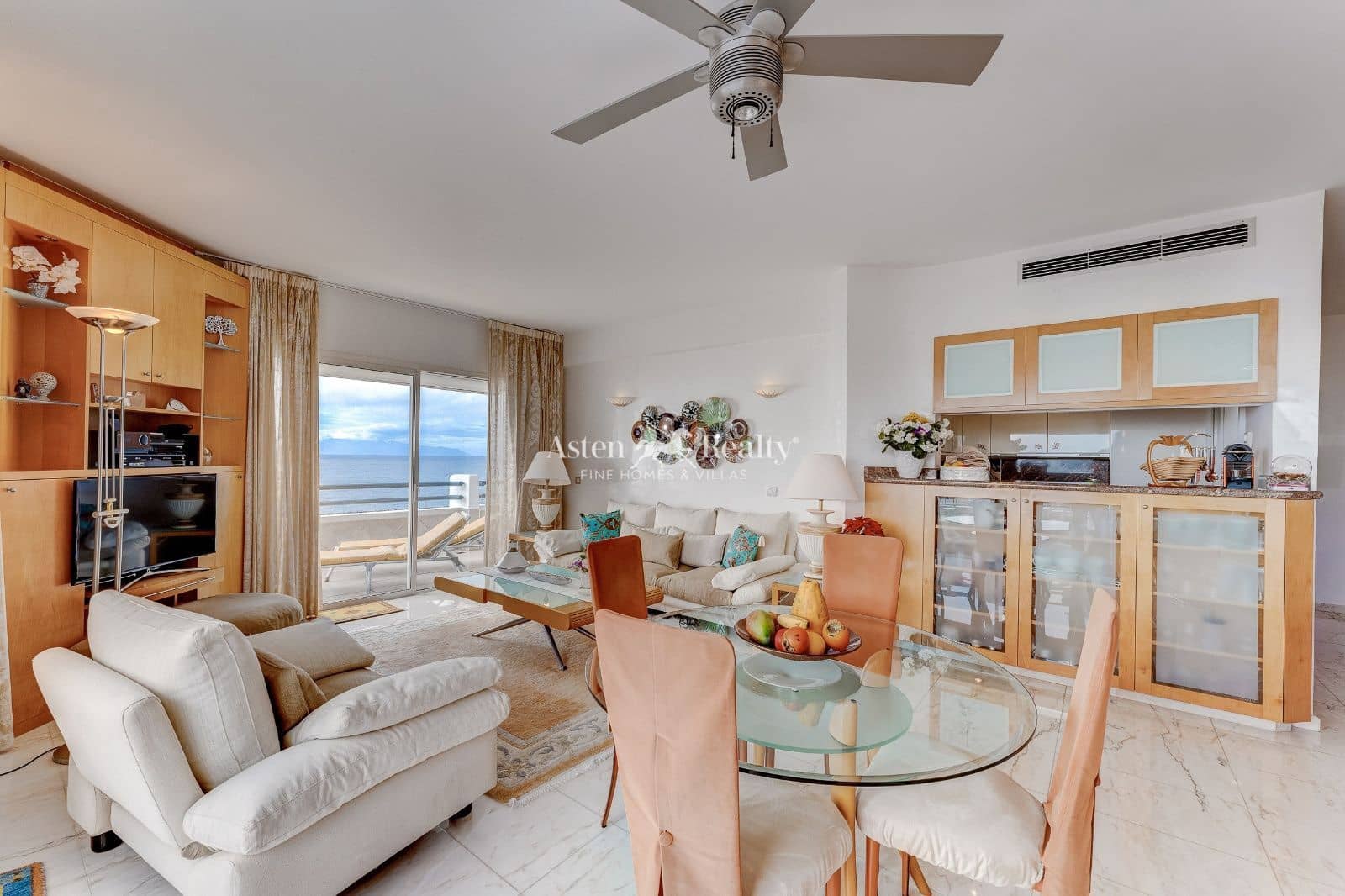 2 soverom Penthouse til salgs i Costa Adeje med svømmebasseng - € 950 000 (Ref: 9730699)