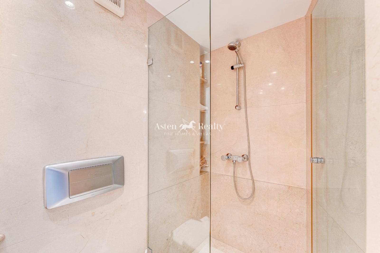 2 soverom Penthouse til salgs i Costa Adeje med svømmebasseng - € 950 000 (Ref: 9730699)