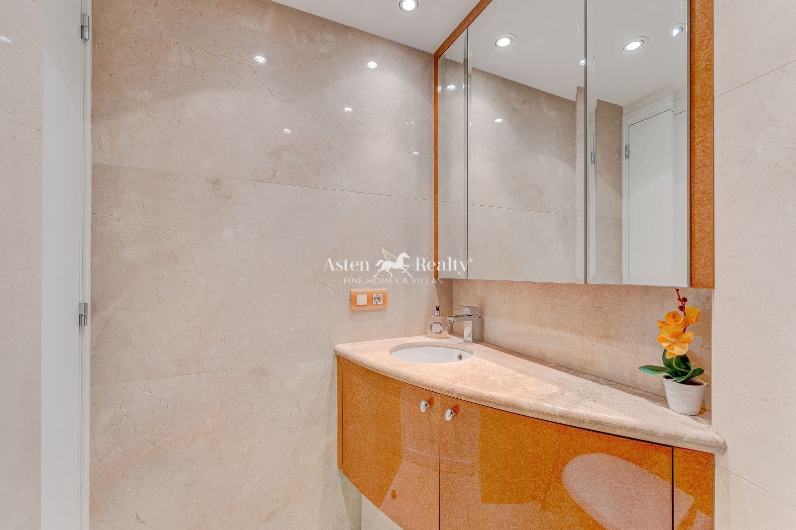 2 soverom Penthouse til salgs i Costa Adeje med svømmebasseng - € 950 000 (Ref: 9730699)