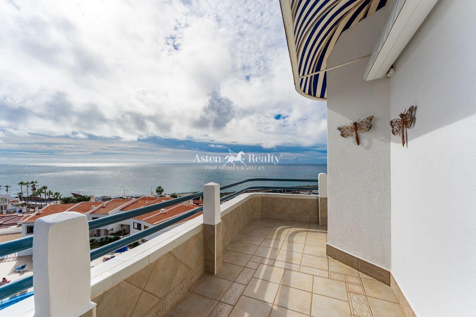 2 soverom Penthouse til salgs i Costa Adeje med svømmebasseng - € 950 000 (Ref: 9730699)