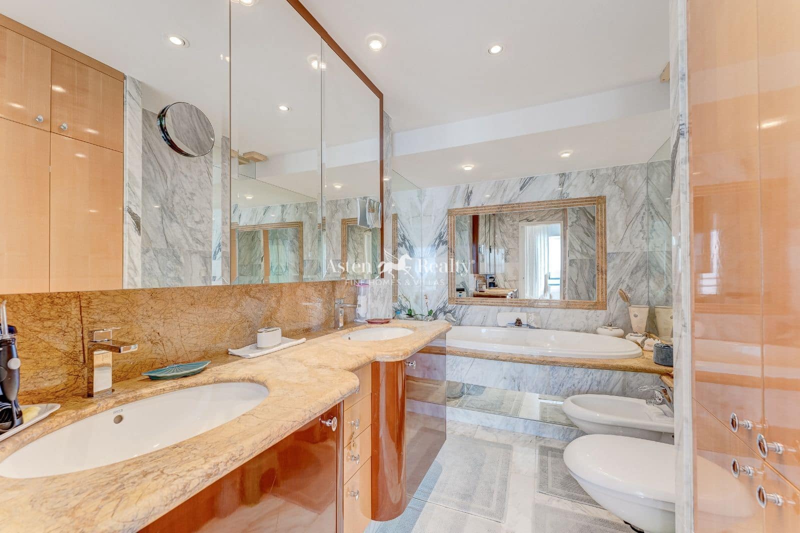 2 soverom Penthouse til salgs i Costa Adeje med svømmebasseng - € 950 000 (Ref: 9730699)