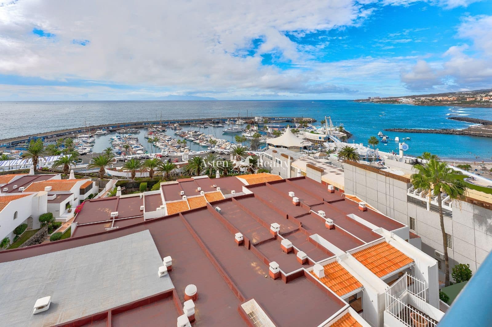 2 soverom Penthouse til salgs i Costa Adeje med svømmebasseng - € 950 000 (Ref: 9730699)