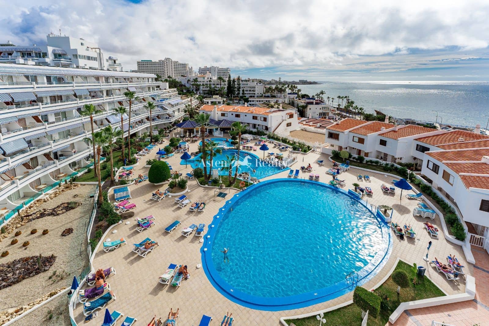 2 soverom Penthouse til salgs i Costa Adeje med svømmebasseng - € 950 000 (Ref: 9730699)