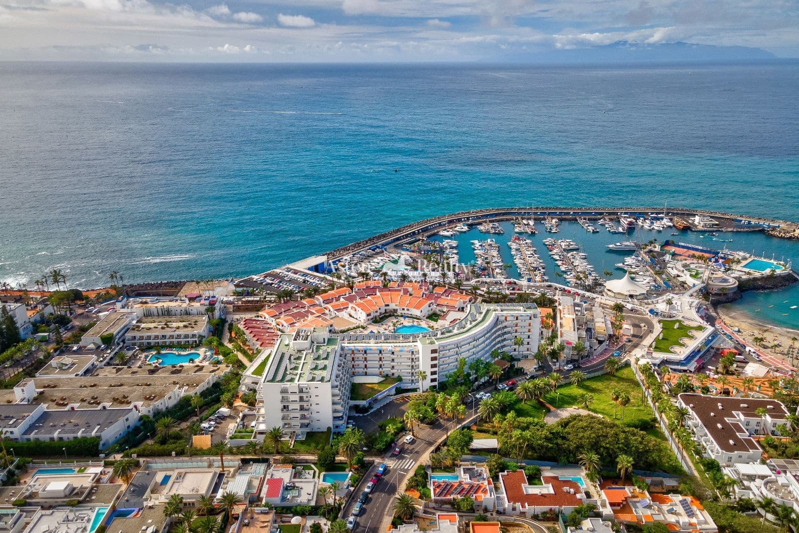 2 soverom Penthouse til salgs i Costa Adeje med svømmebasseng - € 950 000 (Ref: 9730699)