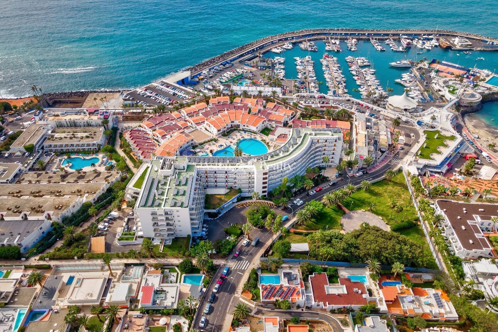 2 soverom Penthouse til salgs i Costa Adeje med svømmebasseng - € 950 000 (Ref: 9730699)