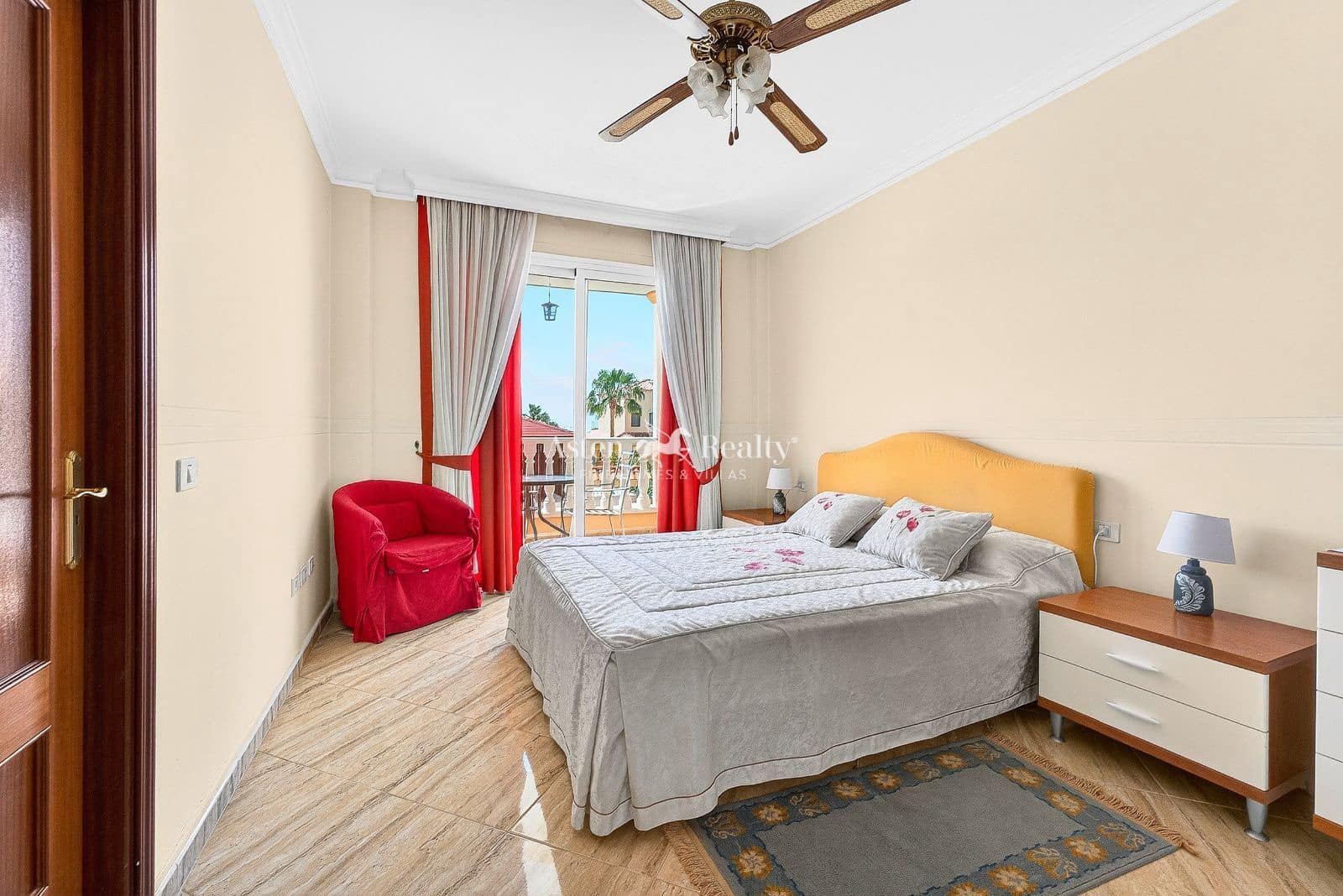 14 slaapkamer Huis te koop in Playa Paraiso met zwembad garage - € 2.590.000 (Ref: 9730700)