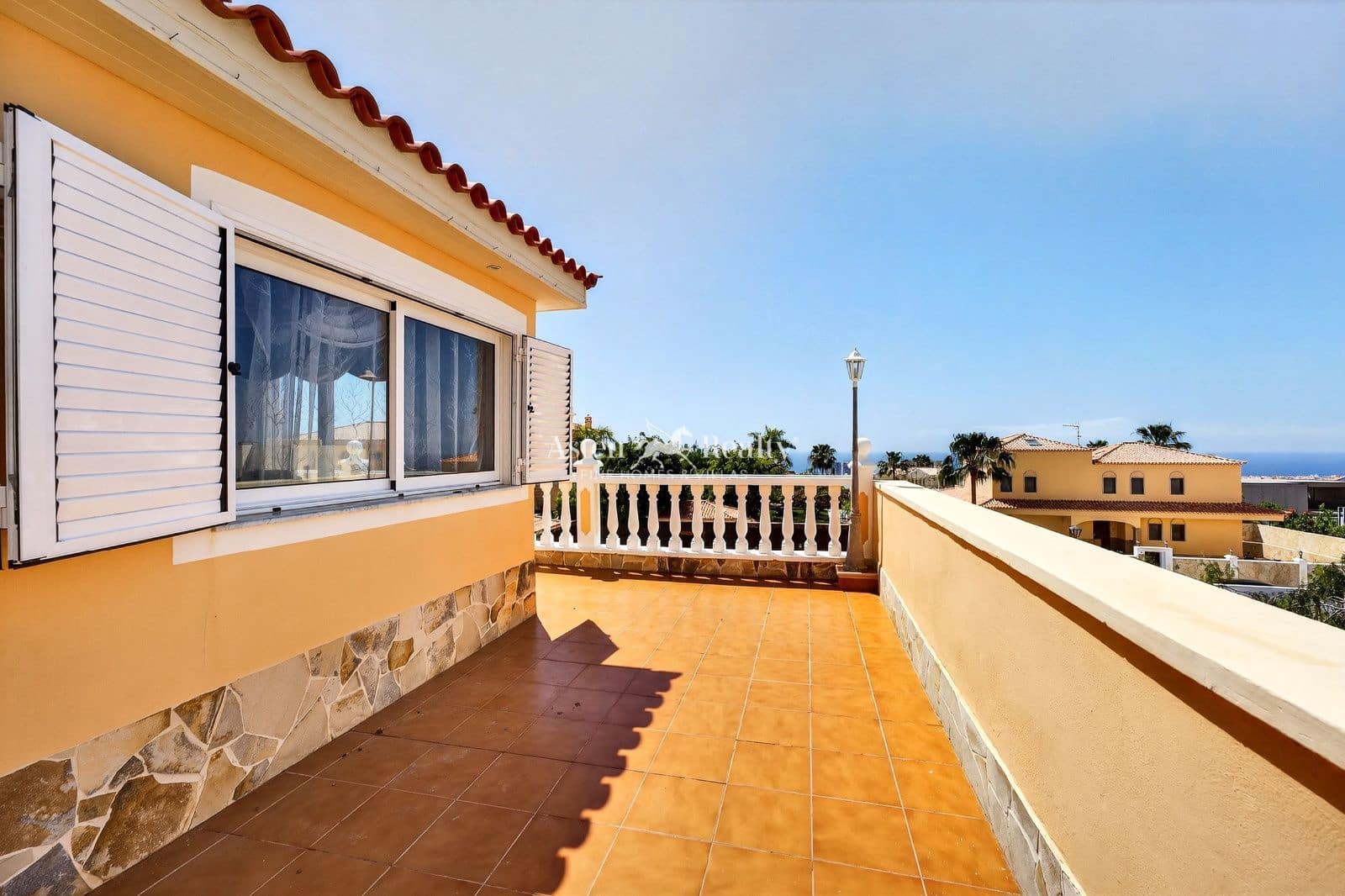 14 slaapkamer Huis te koop in Playa Paraiso met zwembad garage - € 2.590.000 (Ref: 9730700)