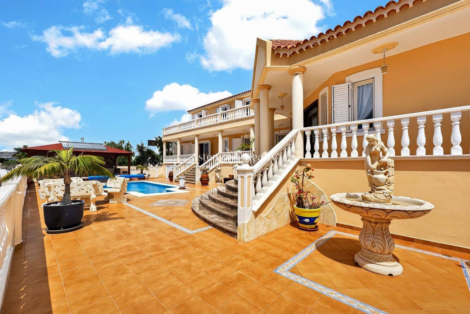 14 slaapkamer Huis te koop in Playa Paraiso met zwembad garage - € 2.590.000 (Ref: 9730700)