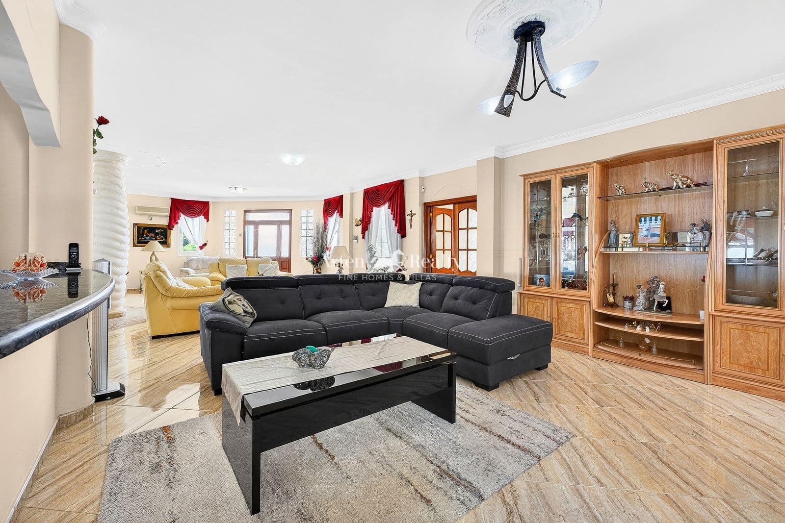 14 slaapkamer Huis te koop in Playa Paraiso met zwembad garage - € 2.590.000 (Ref: 9730700)