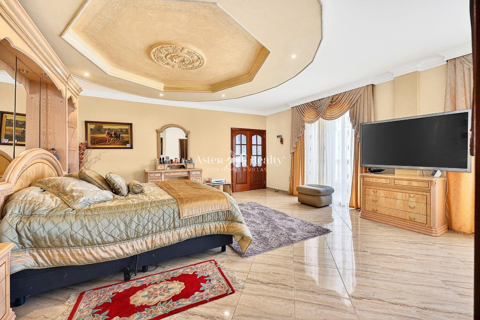 14 slaapkamer Huis te koop in Playa Paraiso met zwembad garage - € 2.590.000 (Ref: 9730700)