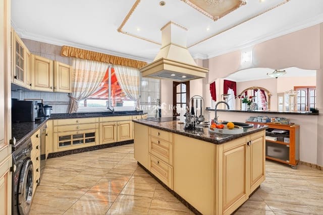 14 slaapkamer Huis te koop in Playa Paraiso, Adeje met zwembad garage - € 2.590.000 (Ref: 9730700)