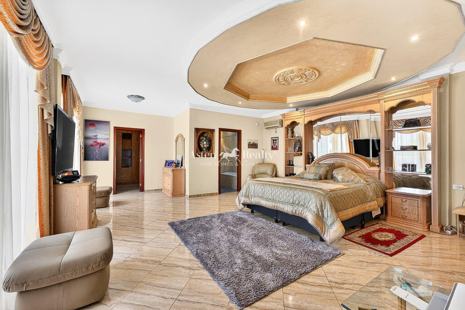 14 slaapkamer Huis te koop in Playa Paraiso met zwembad garage - € 2.590.000 (Ref: 9730700)