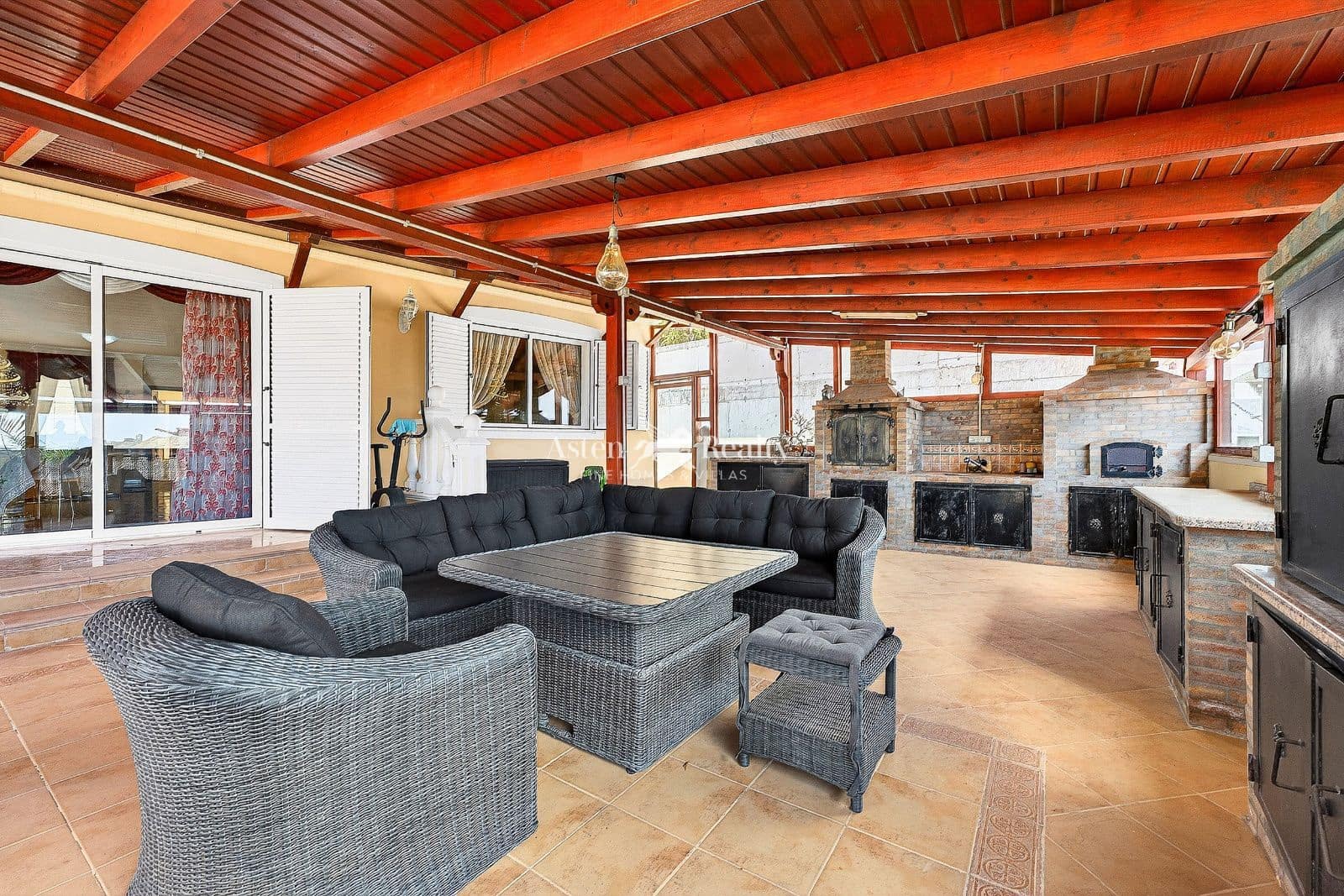 14 slaapkamer Huis te koop in Playa Paraiso met zwembad garage - € 2.590.000 (Ref: 9730700)
