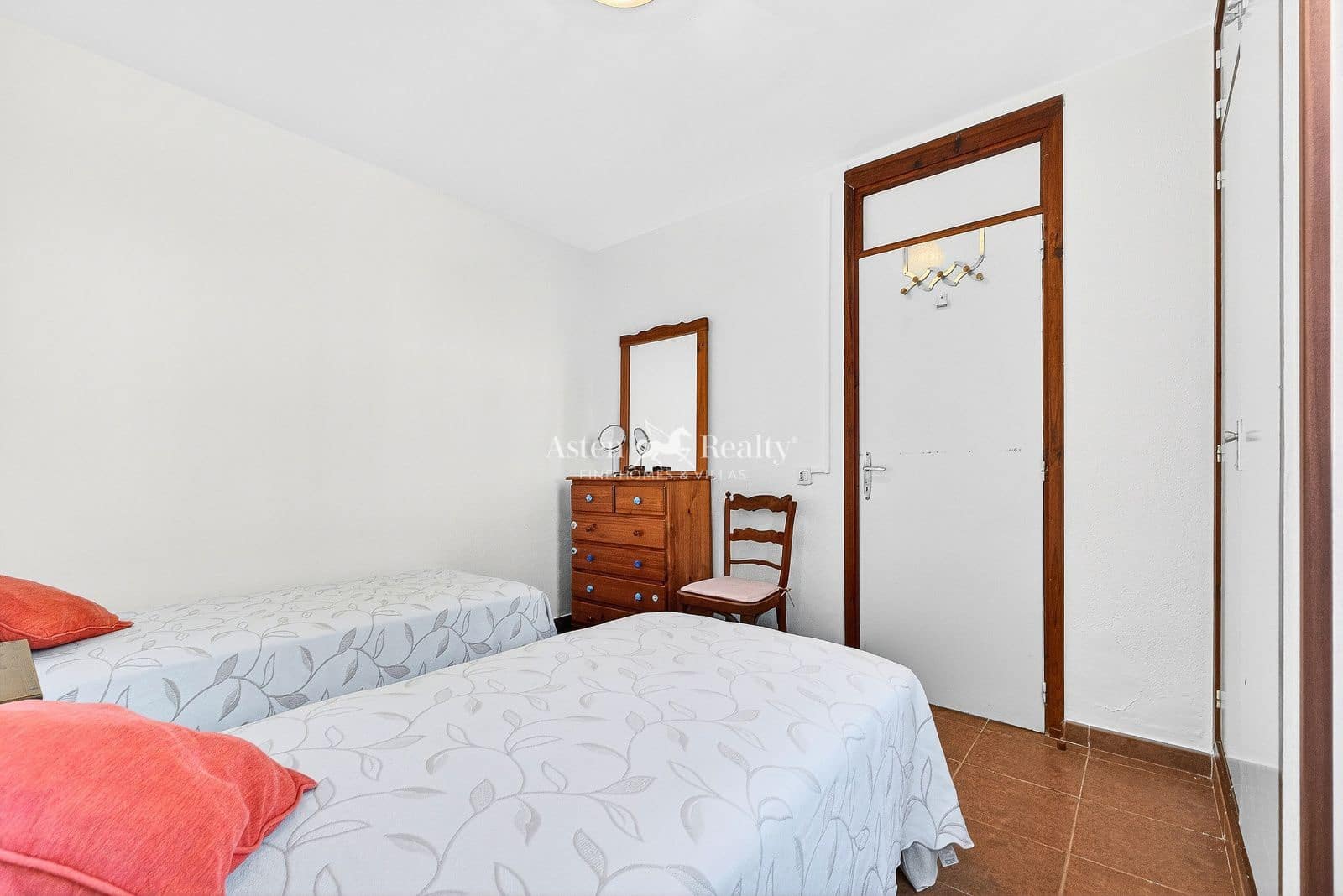 2 soverom Leilighet til salgs i Playa de las Americas med svømmebasseng - € 475 000 (Ref: 9730701)