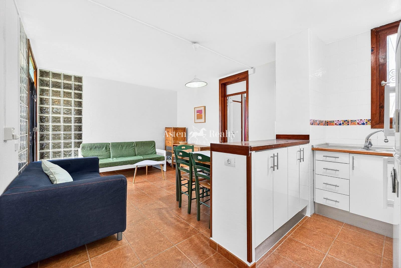 2 soverom Leilighet til salgs i Playa de las Americas med svømmebasseng - € 475 000 (Ref: 9730701)