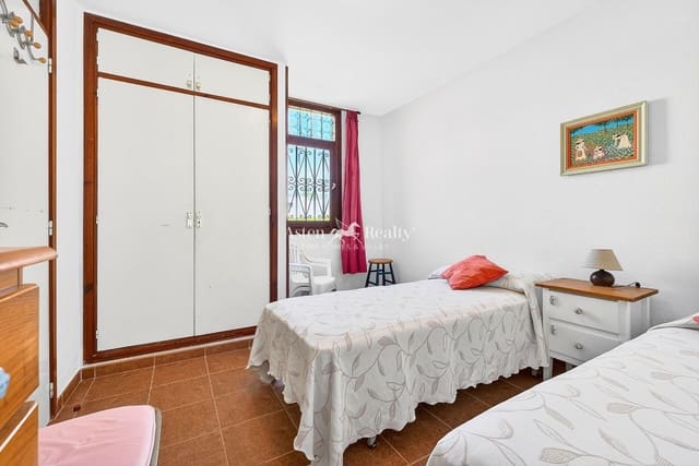 2 soverom Leilighet til salgs i Playa de las Americas, Arona med svømmebasseng - € 475 000 (Ref: 9730701)