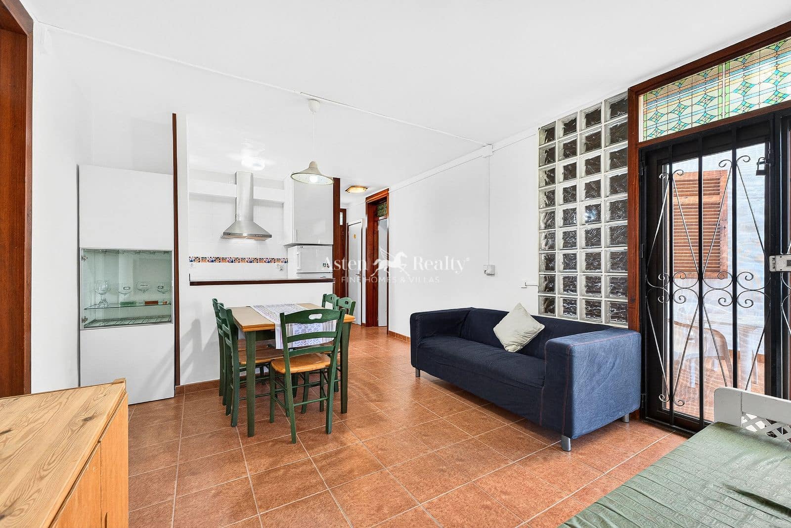 2 soverom Leilighet til salgs i Playa de las Americas med svømmebasseng - € 475 000 (Ref: 9730701)