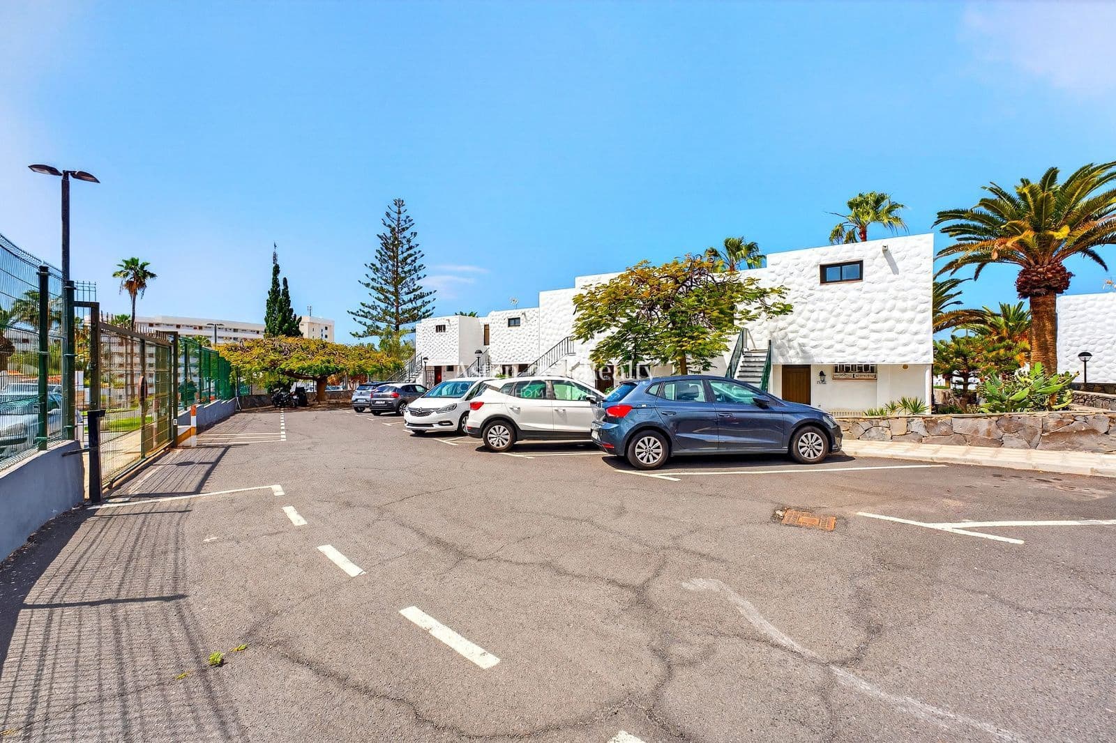 2 soverom Leilighet til salgs i Playa de las Americas med svømmebasseng - € 475 000 (Ref: 9730701)