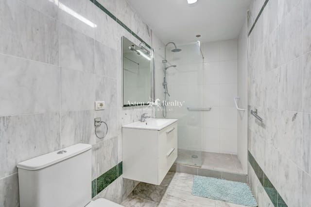 1 sovrum Lägenhet till salu i Los Cristianos, Arona med pool - 270 000 € (Ref: 9730702)