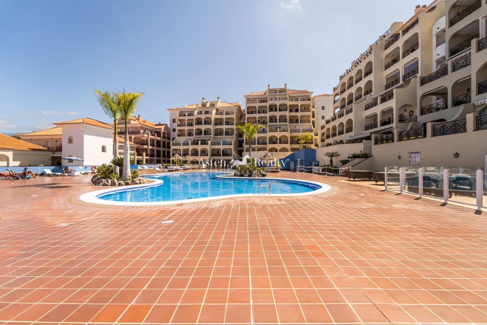 1 sovrum Lägenhet till salu i Los Cristianos med pool - 270 000 € (Ref: 9730702)