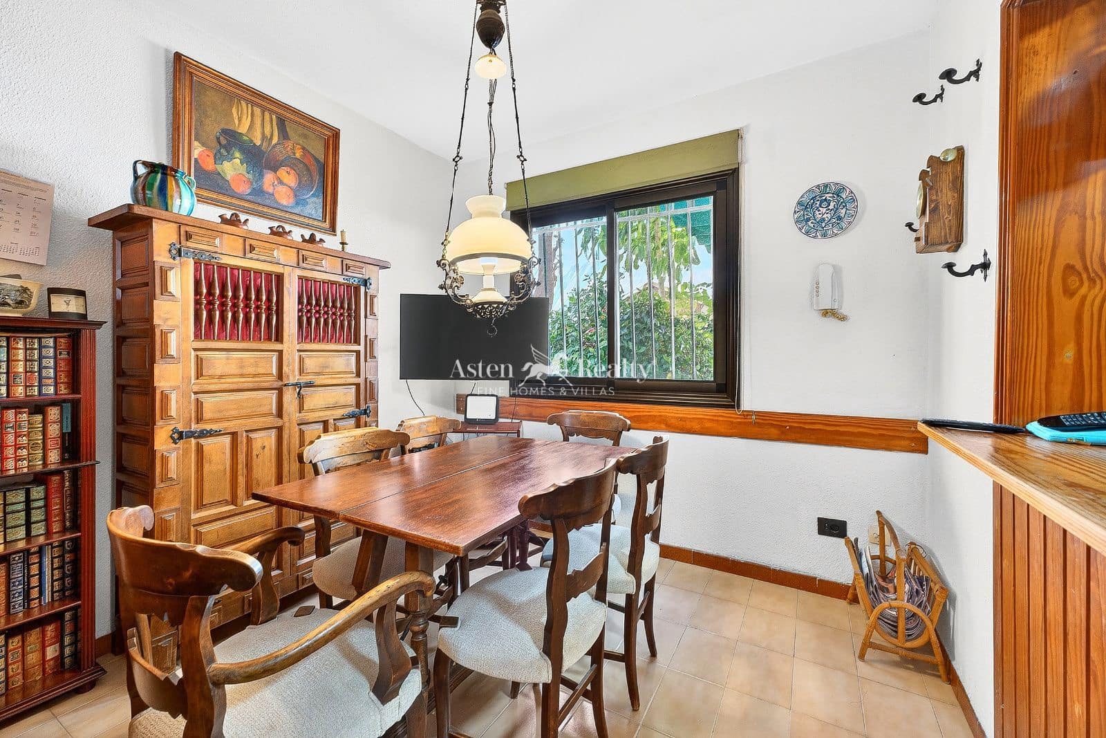 4 makuuhuone Huvila myytävänä paikassa Costa Adeje mukana uima-altaan 
autotalli - 750 000 € (Ref: 9735965)