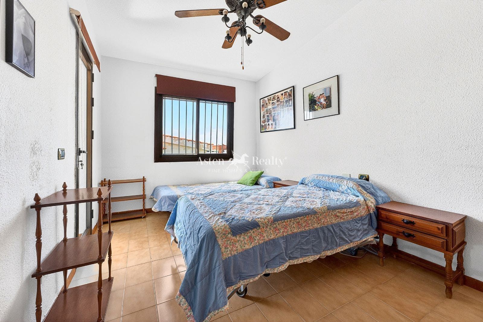 4 makuuhuone Huvila myytävänä paikassa Costa Adeje mukana uima-altaan 
autotalli - 750 000 € (Ref: 9735965)