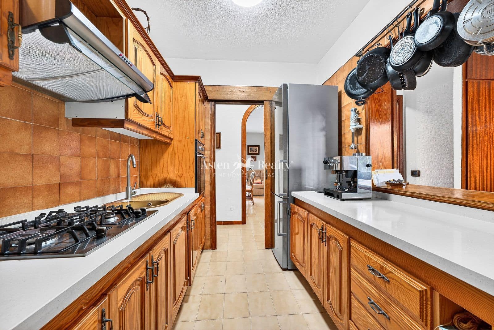 4 makuuhuone Huvila myytävänä paikassa Costa Adeje mukana uima-altaan 
autotalli - 750 000 € (Ref: 9735965)