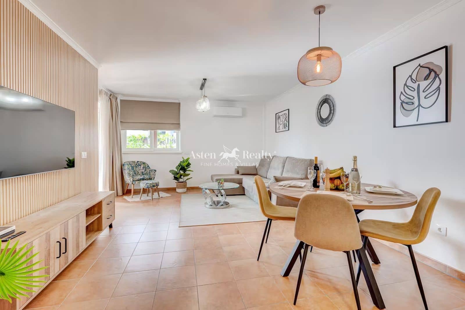 1 soverom Leilighet til salgs i Los Cristianos med svømmebasseng garasje - € 420 000 (Ref: 9737294)