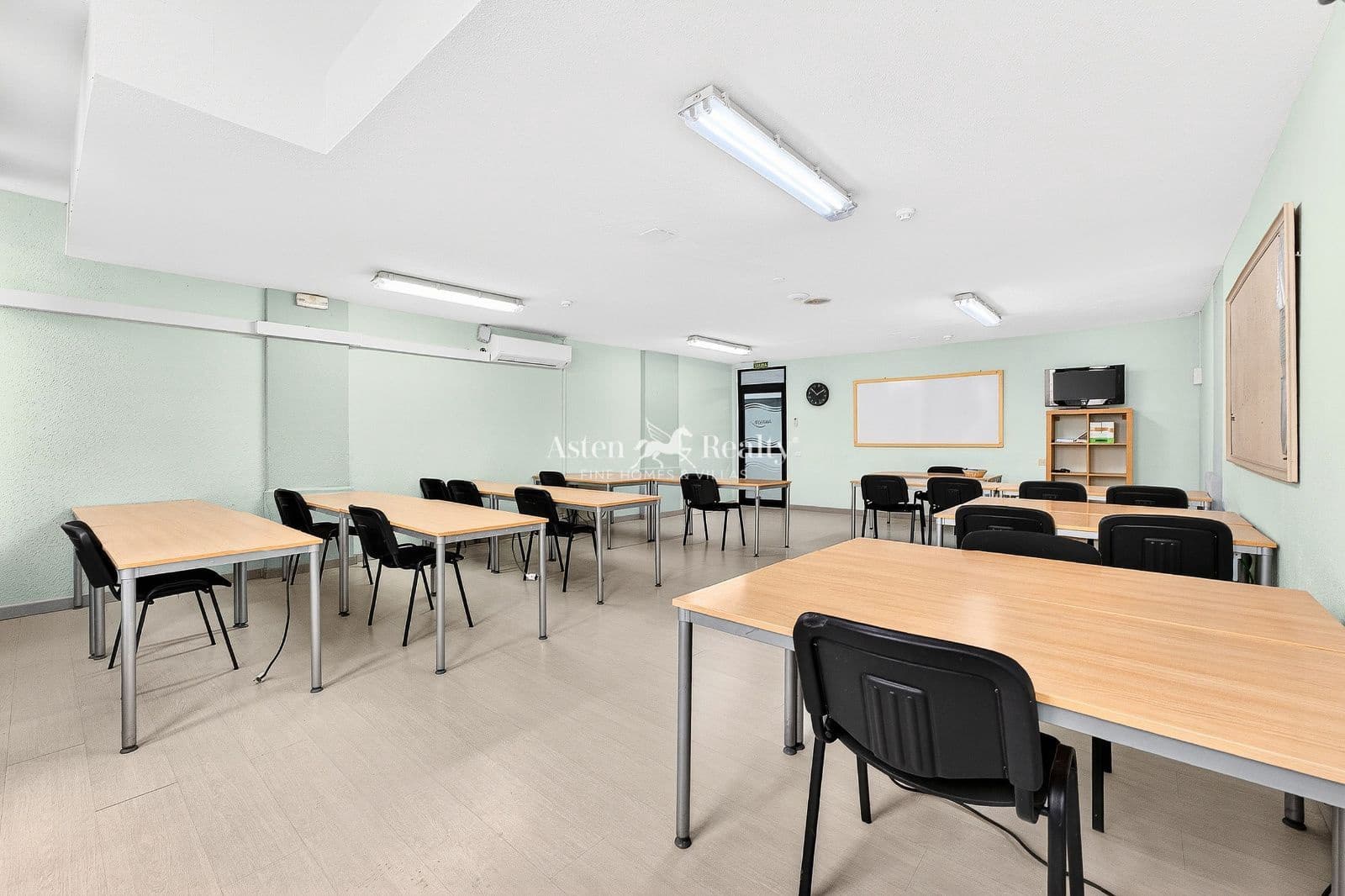 Empresa para arrendar em Playa de las Americas - 3 000 € (Ref: 9755066)