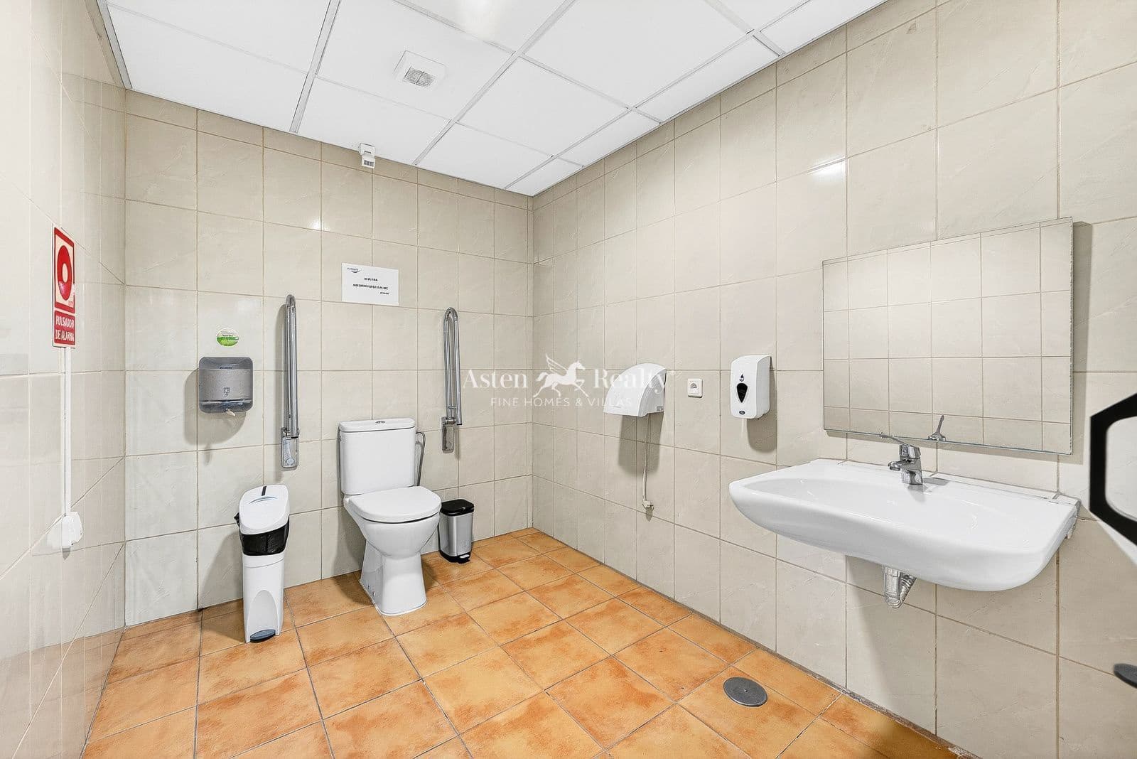 Empresa para arrendar em Playa de las Americas - 3 000 € (Ref: 9755066)