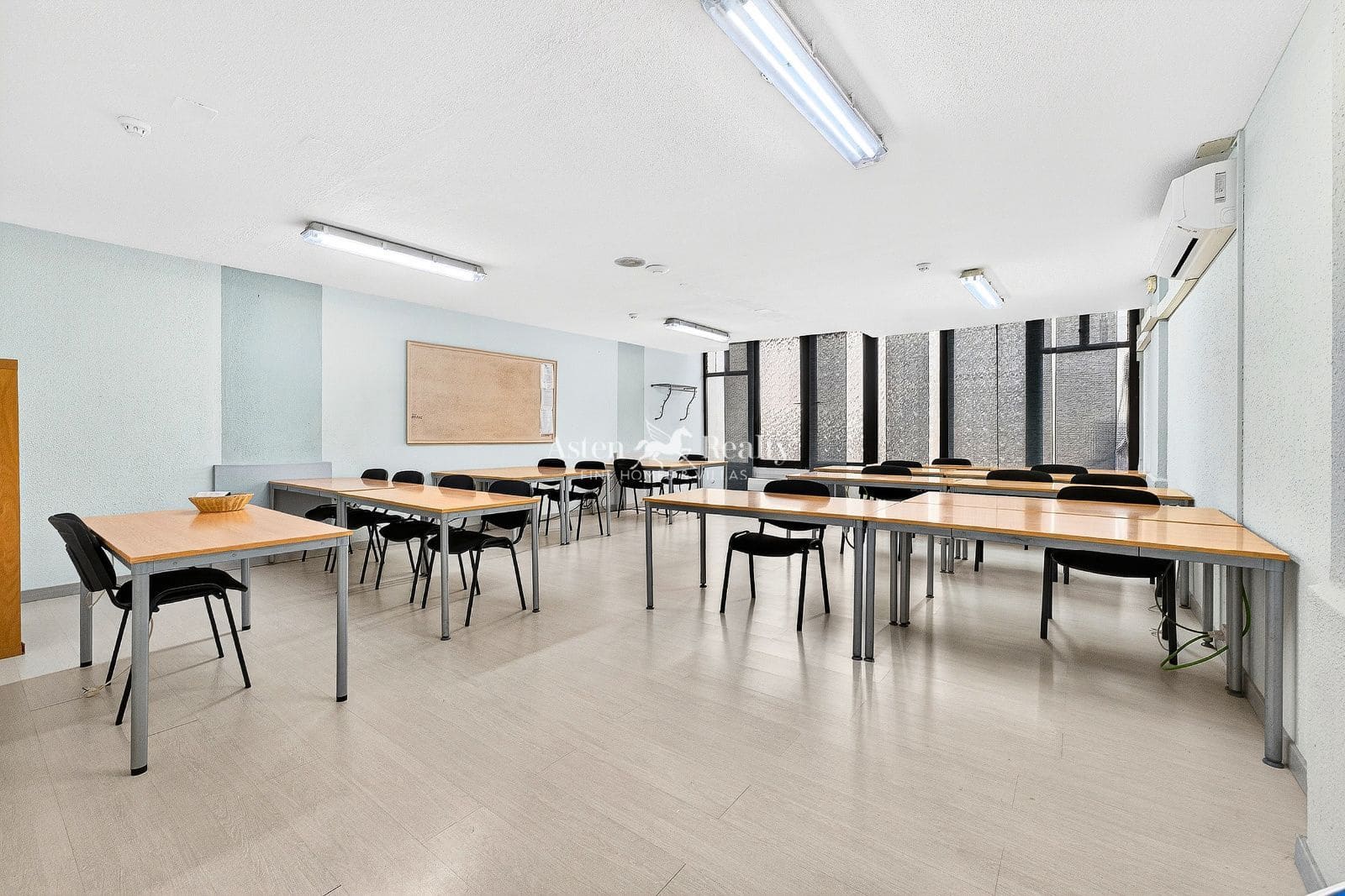 Empresa para arrendar em Playa de las Americas - 3 000 € (Ref: 9755066)