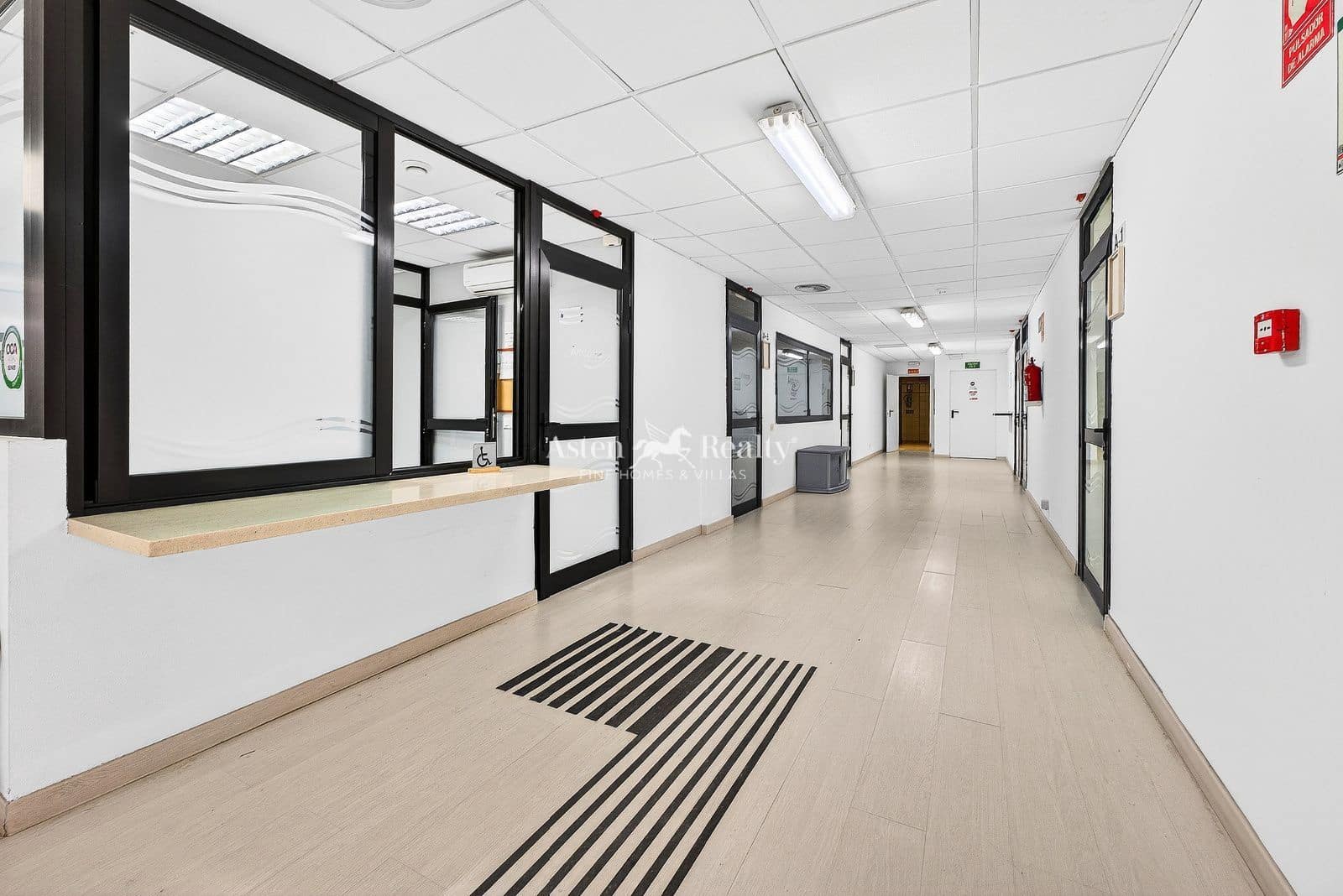 Empresa para arrendar em Playa de las Americas - 3 000 € (Ref: 9755066)