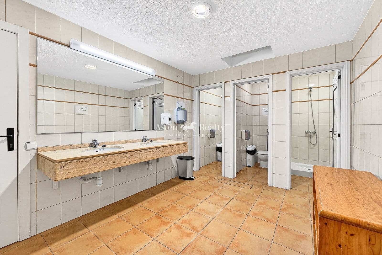 Empresa para arrendar em Playa de las Americas - 3 000 € (Ref: 9755066)