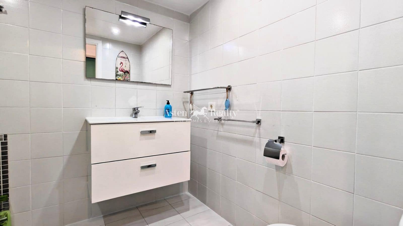 Leilighet til salgs i Los Cristianos med svømmebasseng - € 198 000 (Ref: 9761296)