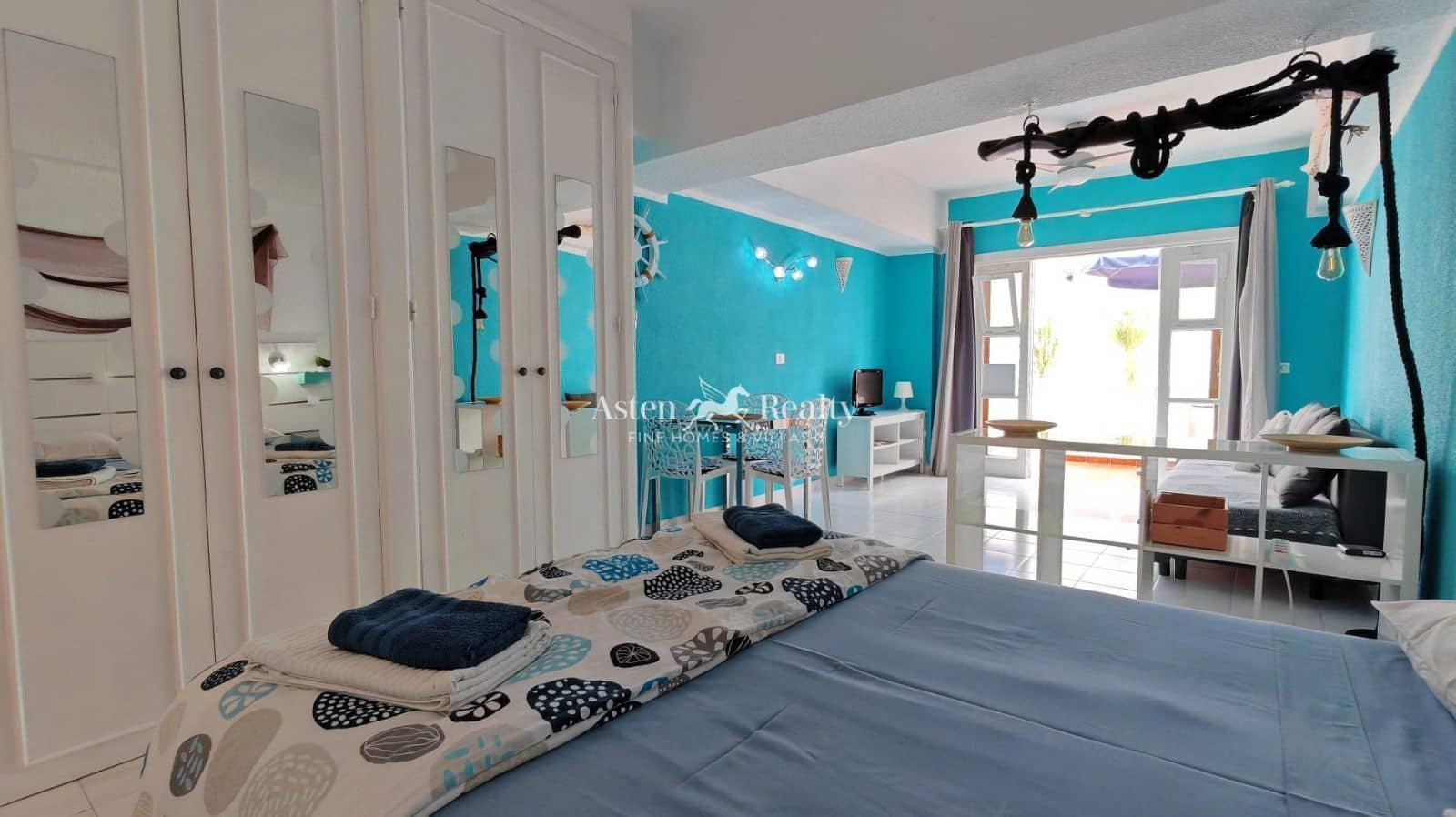 Leilighet til salgs i Los Cristianos med svømmebasseng - € 198 000 (Ref: 9761296)