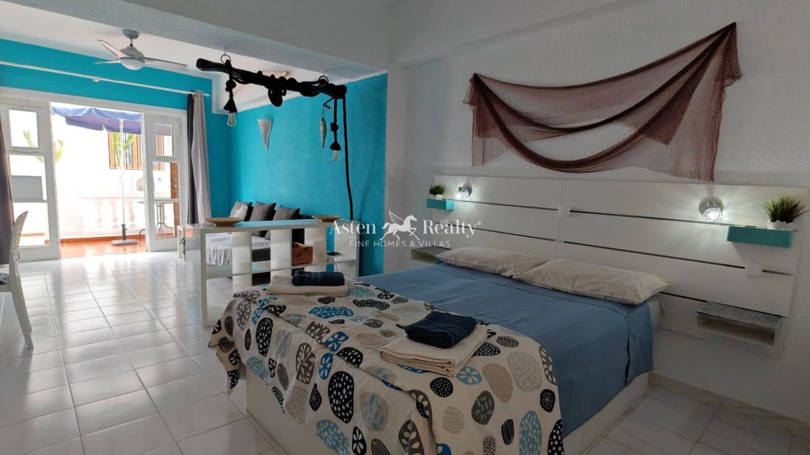 Leilighet til salgs i Los Cristianos med svømmebasseng - € 198 000 (Ref: 9761296)