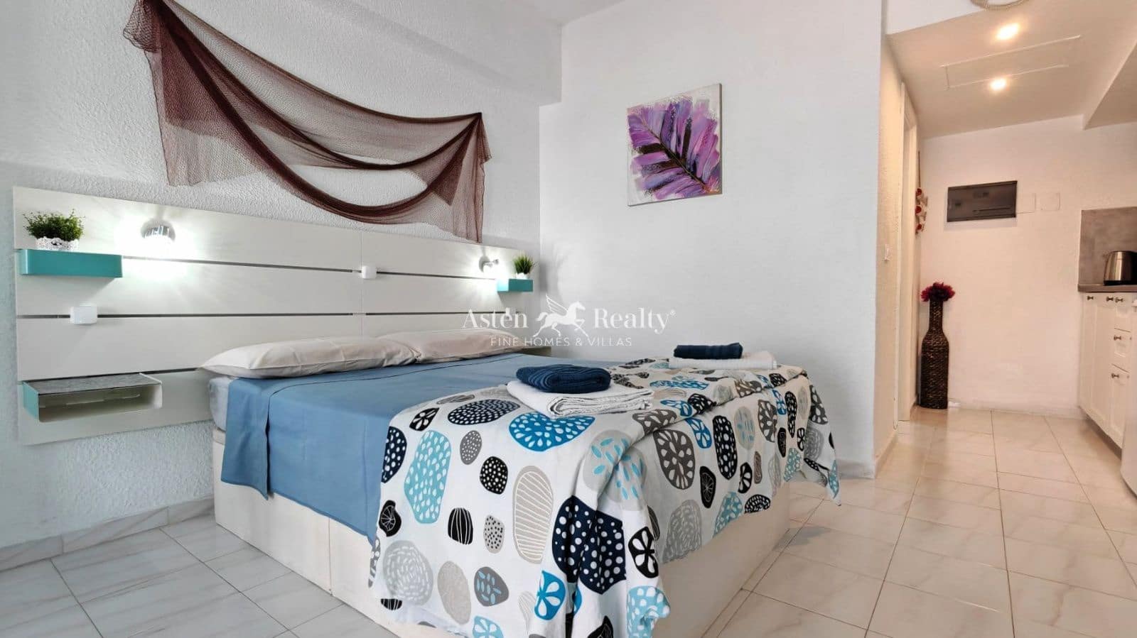 Leilighet til salgs i Los Cristianos med svømmebasseng - € 198 000 (Ref: 9761296)