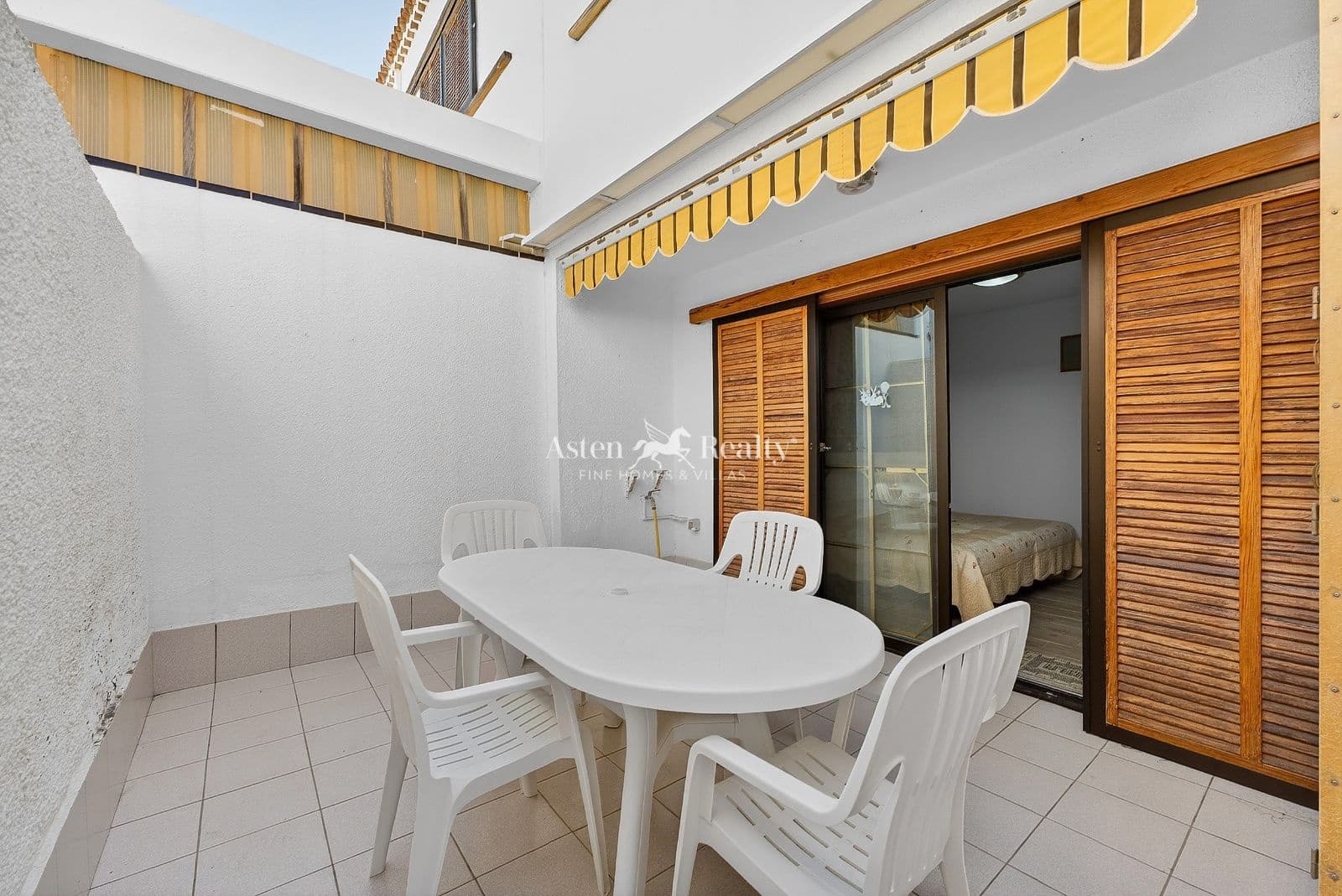 1 makuuhuone Asunto myytävänä paikassa Costa del Silencio mukana uima-altaan - 199 000 € (Ref: 9769090)