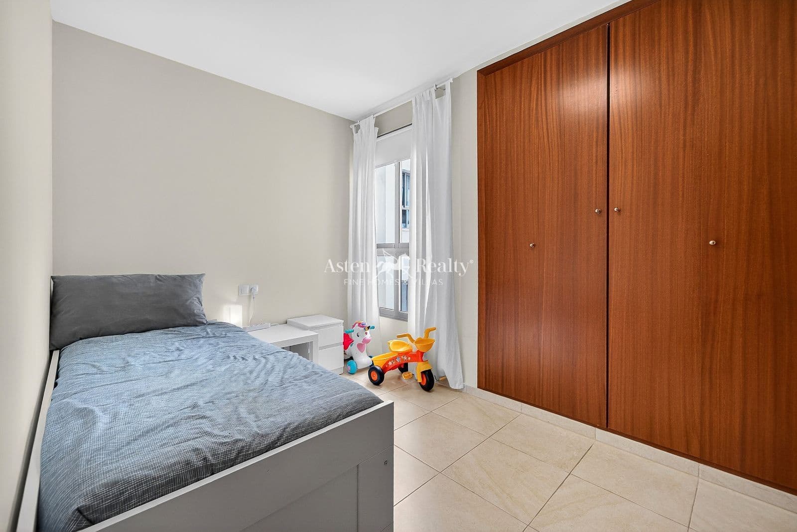 4 bedroom Penthouse for sale in San Cristobal de La Laguna with garage - € 348,000 (Ref: 9772449)