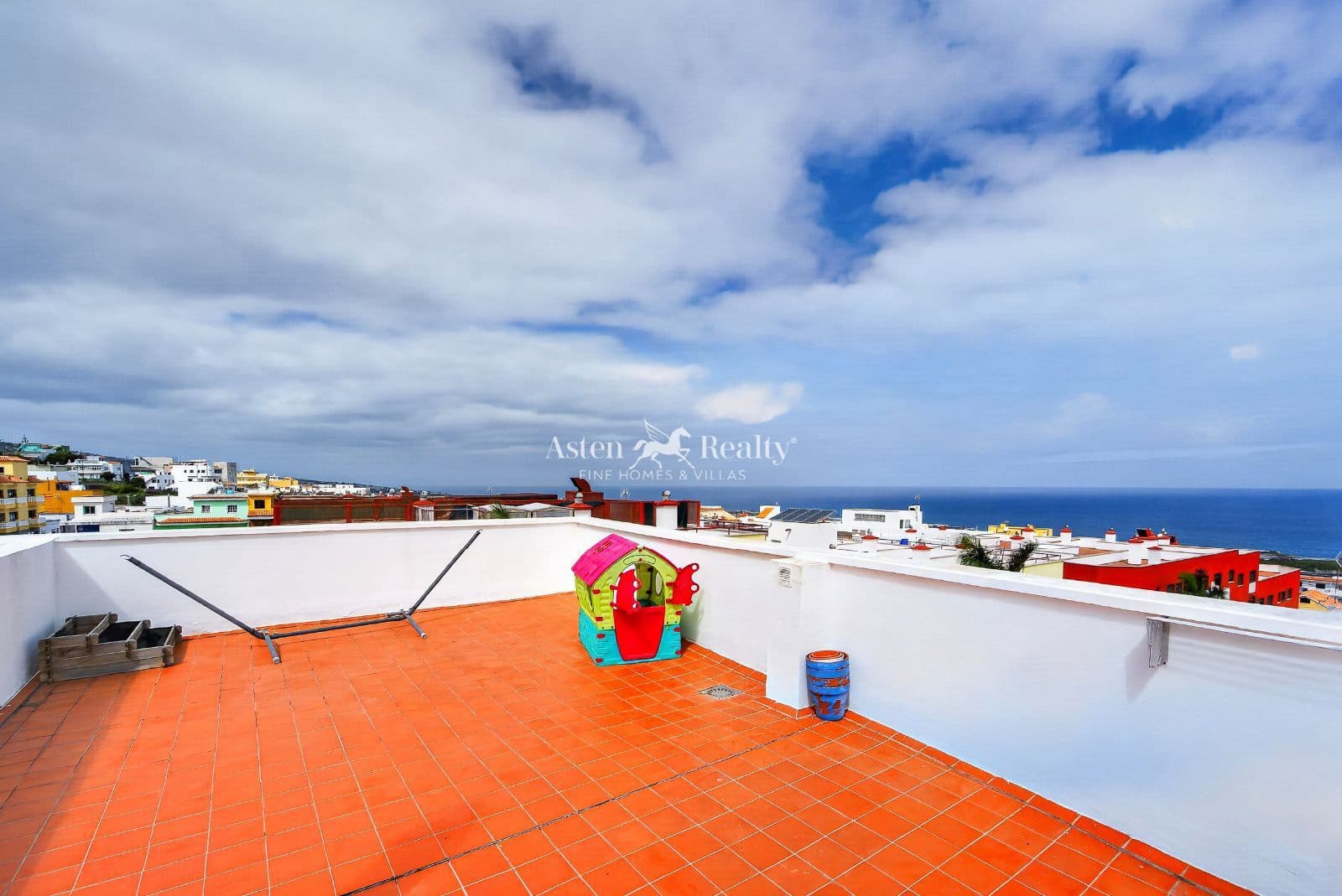 4 bedroom Penthouse for sale in San Cristobal de La Laguna with garage - € 348,000 (Ref: 9772449)