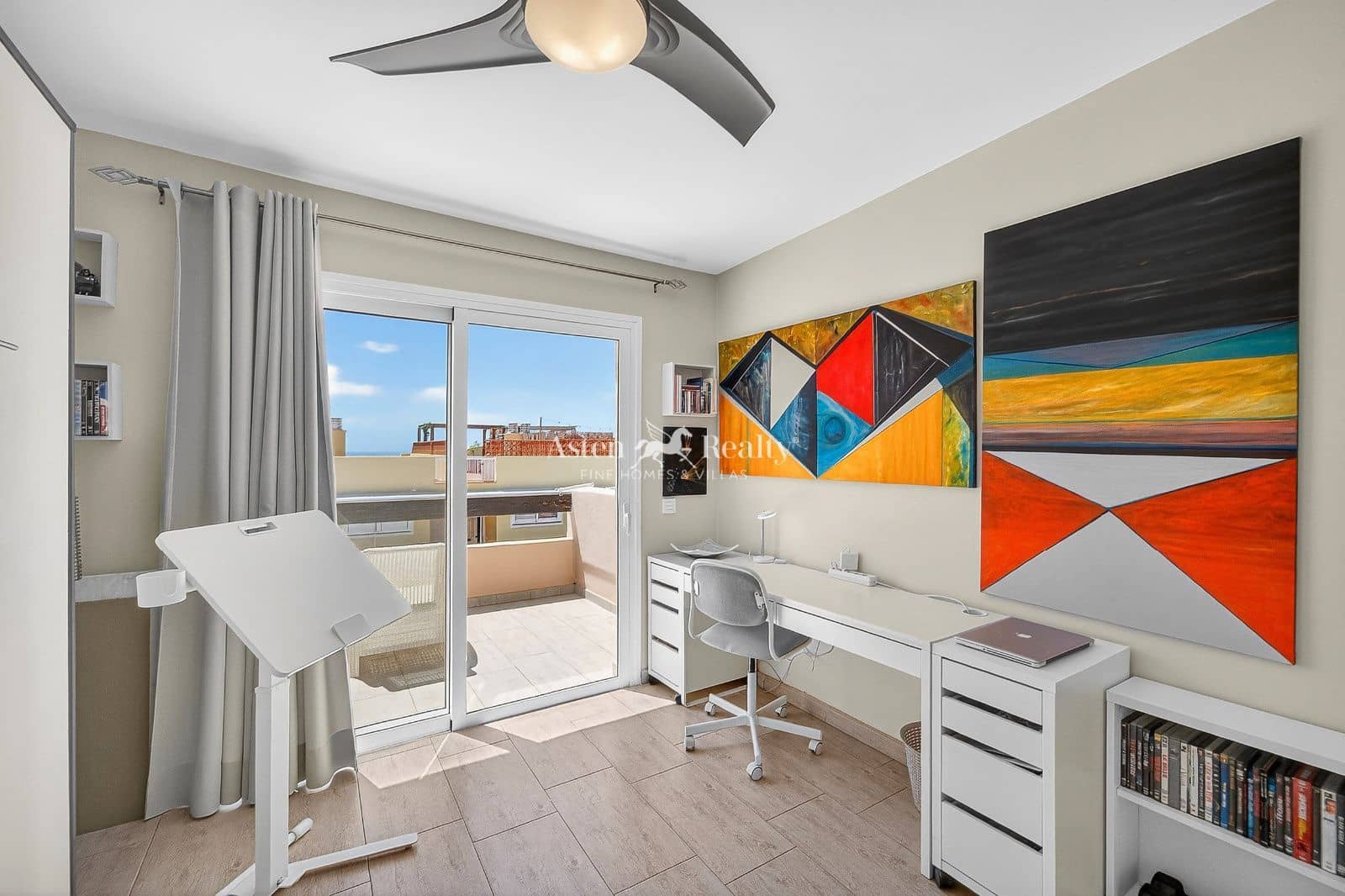 3 soveværelse Byhus til salg i Playa Paraiso med swimmingpool garage - € 695.000 (Ref: 9777249)