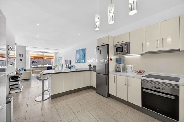 3 soveværelse Byhus til salg i Playa Paraiso, Adeje med swimmingpool garage - € 695.000 (Ref: 9777249)