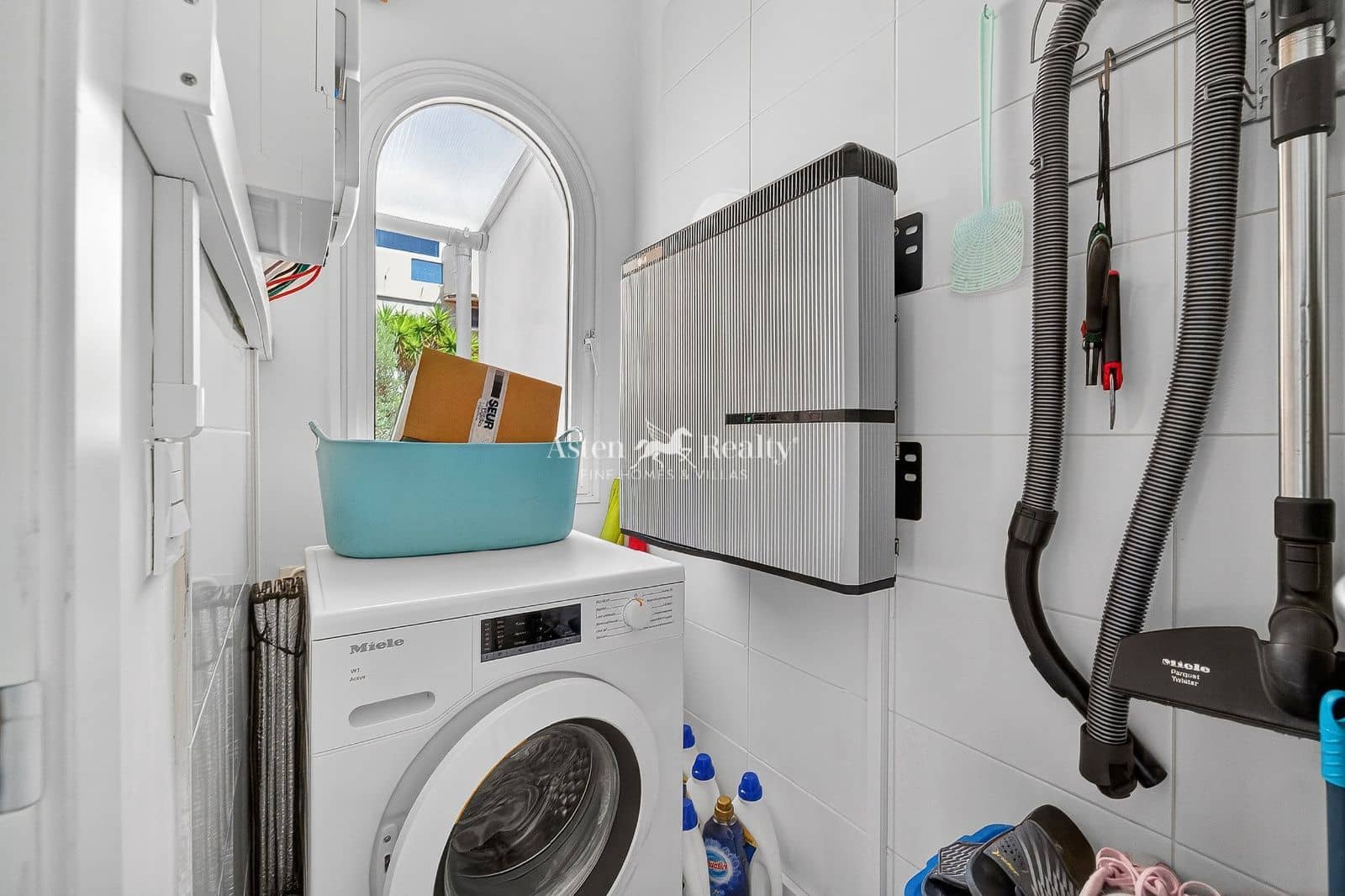 3 soveværelse Byhus til salg i Playa Paraiso med swimmingpool garage - € 695.000 (Ref: 9777249)