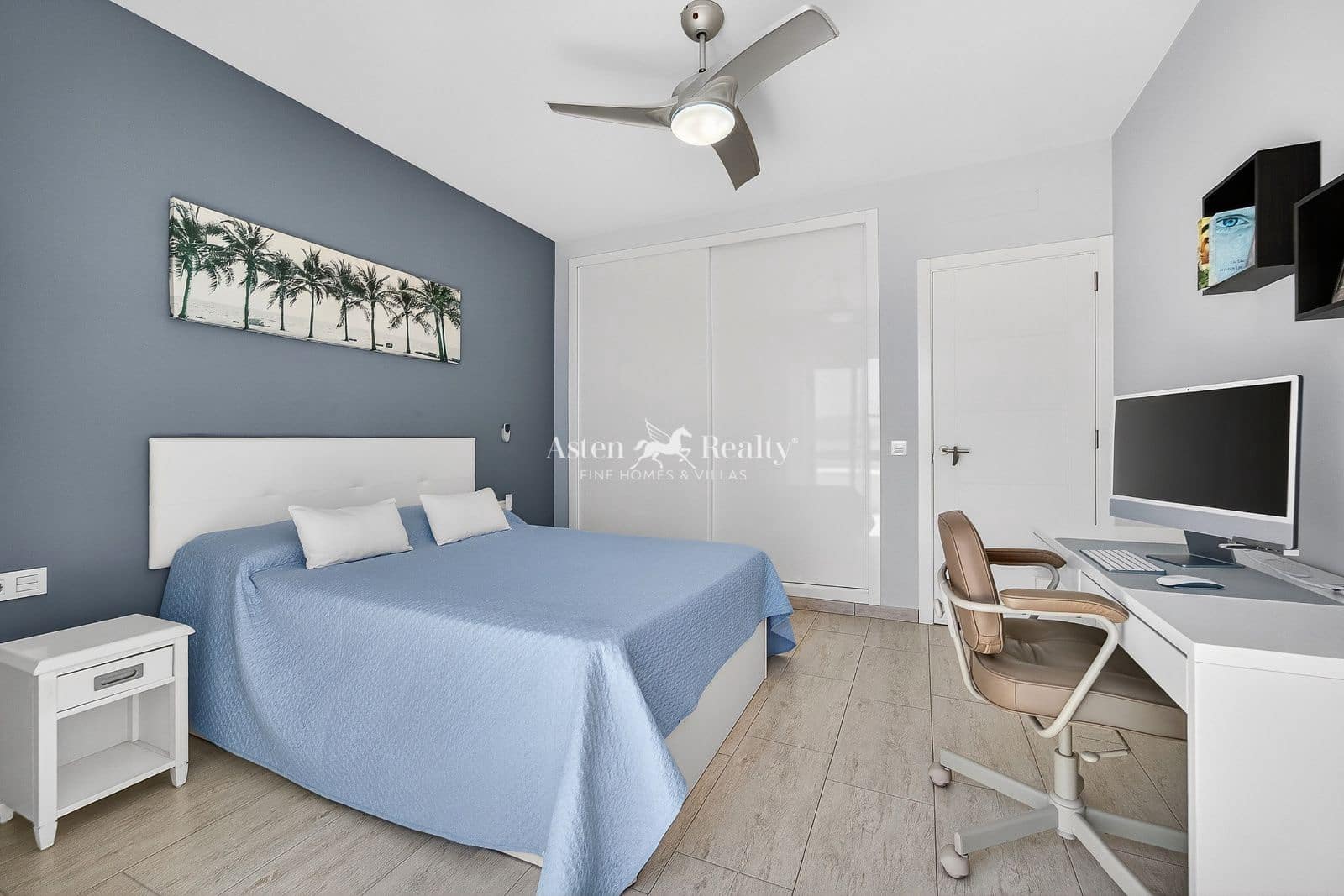 3 soveværelse Byhus til salg i Playa Paraiso med swimmingpool garage - € 695.000 (Ref: 9777249)