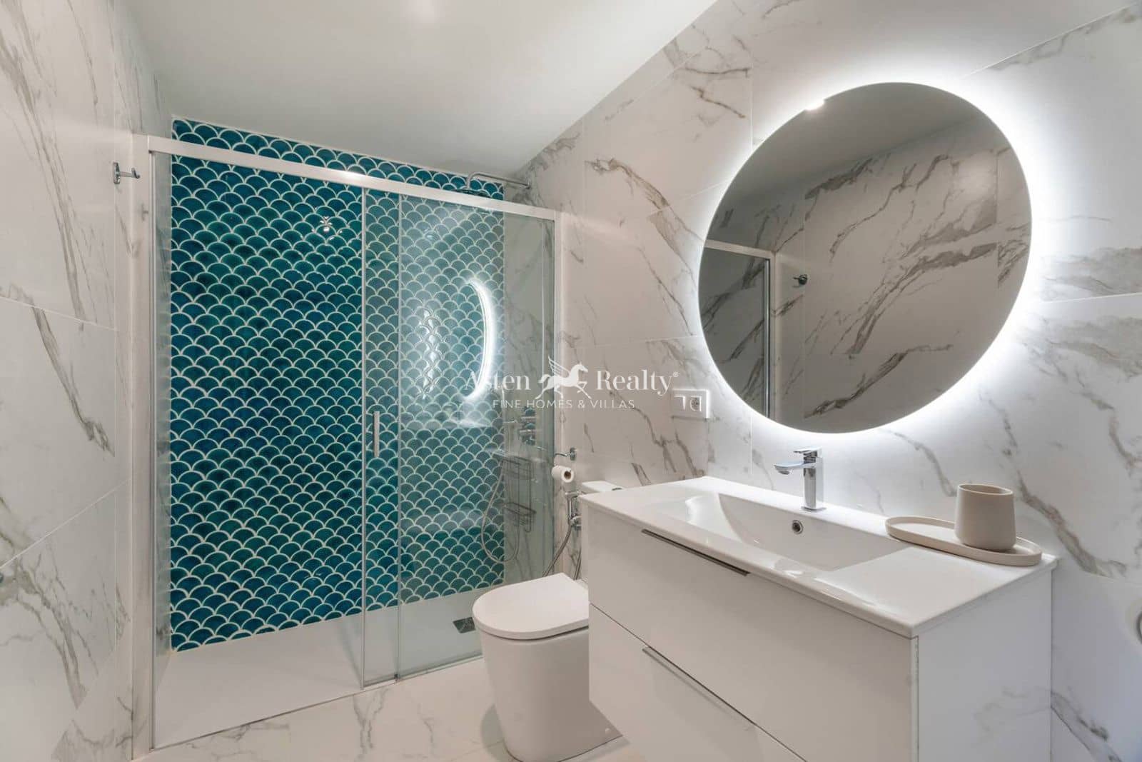 2 sypialnia Mieszkanie na sprzedaż w Playa de las Americas z basenem - 265 000 € (Ref: 9778645)