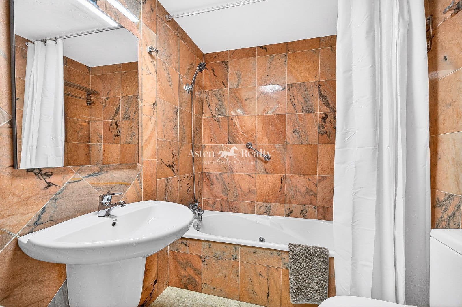 1 slaapkamer Penthouse te koop in Palm-Mar met zwembad garage - € 435.000 (Ref: 9782143)