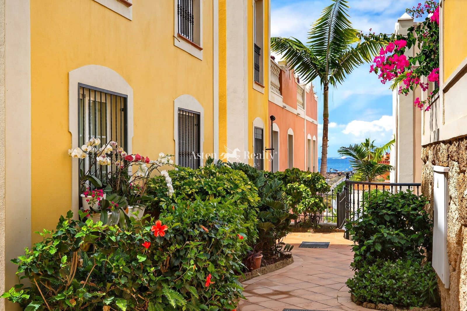 1 slaapkamer Penthouse te koop in Palm-Mar met zwembad garage - € 435.000 (Ref: 9782143)